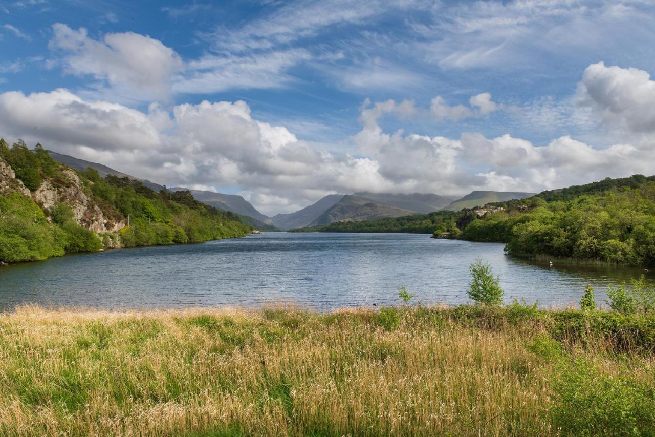 Arlyn, Padarn Lake Viewpoint In Snowdonia Caernarfon Buitenkant foto