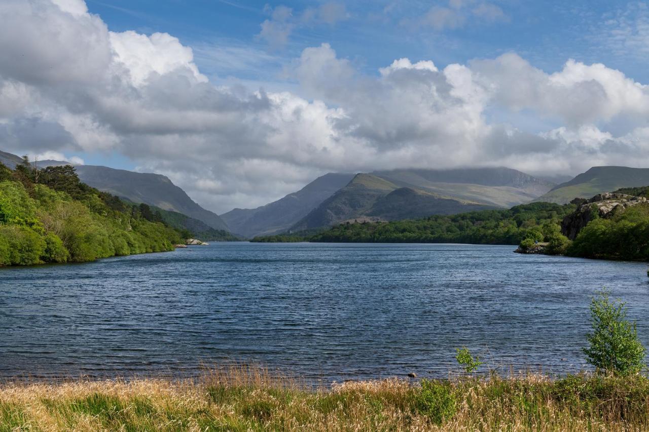 Arlyn, Padarn Lake Viewpoint In Snowdonia Caernarfon Buitenkant foto